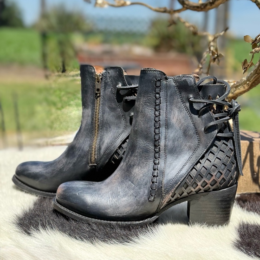 Freebird by Steven New without tags Black Ankle Boots